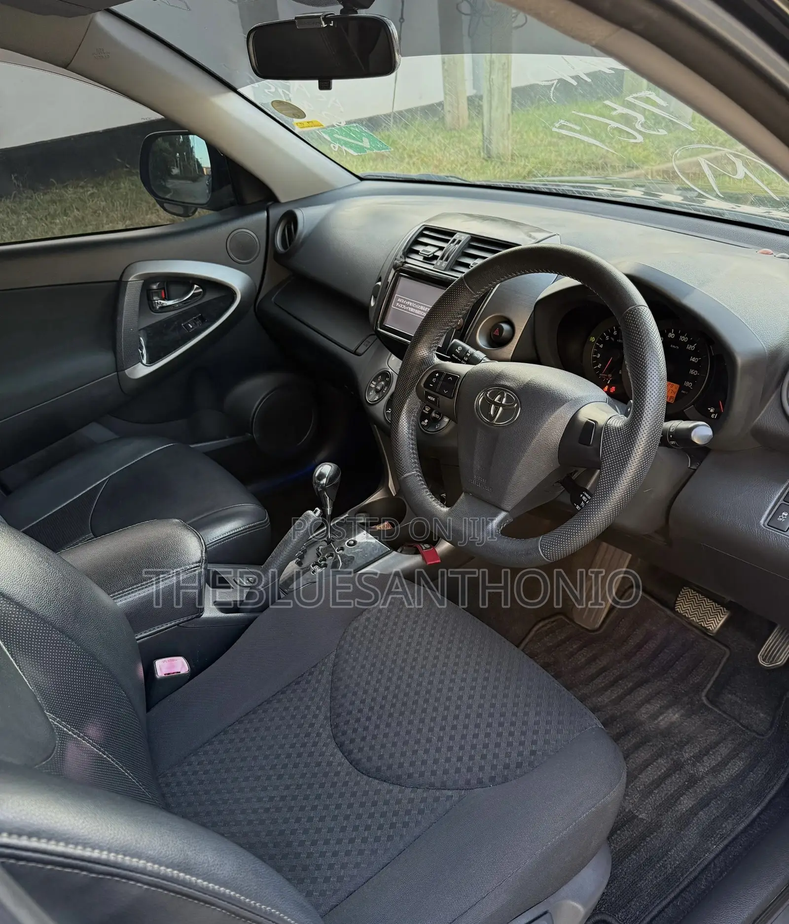 Toyota Vanguard 2013 Black