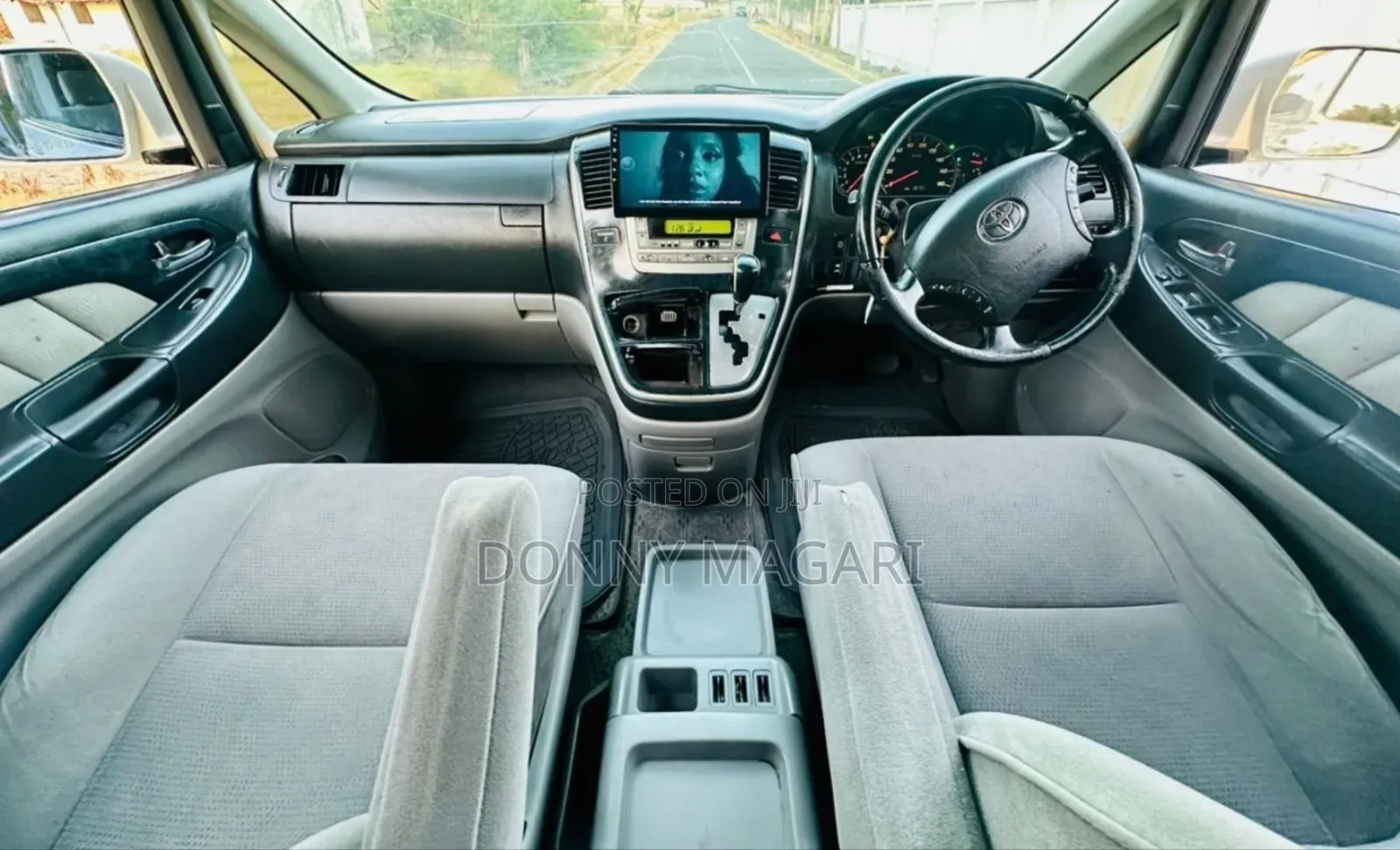 Toyota Alphard 2004 White