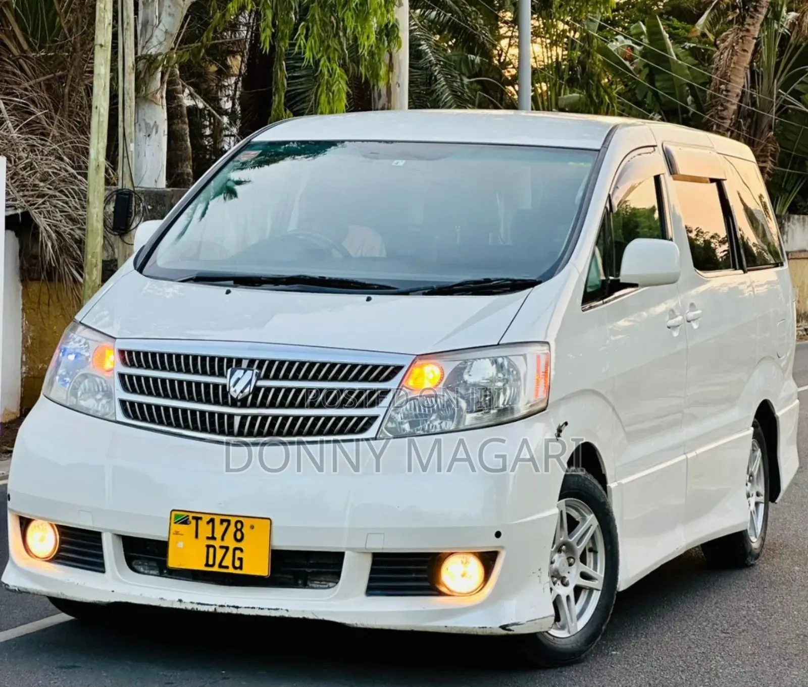 Toyota Alphard 2.4 Petrol AWD 2005 White