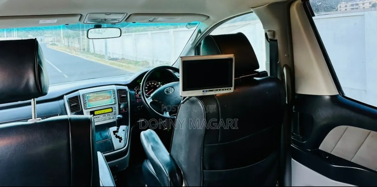 Toyota Alphard 2.4 Petrol AWD 2005 White