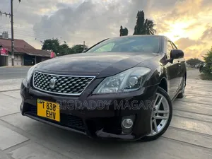 Toyota Crown 2011 Black