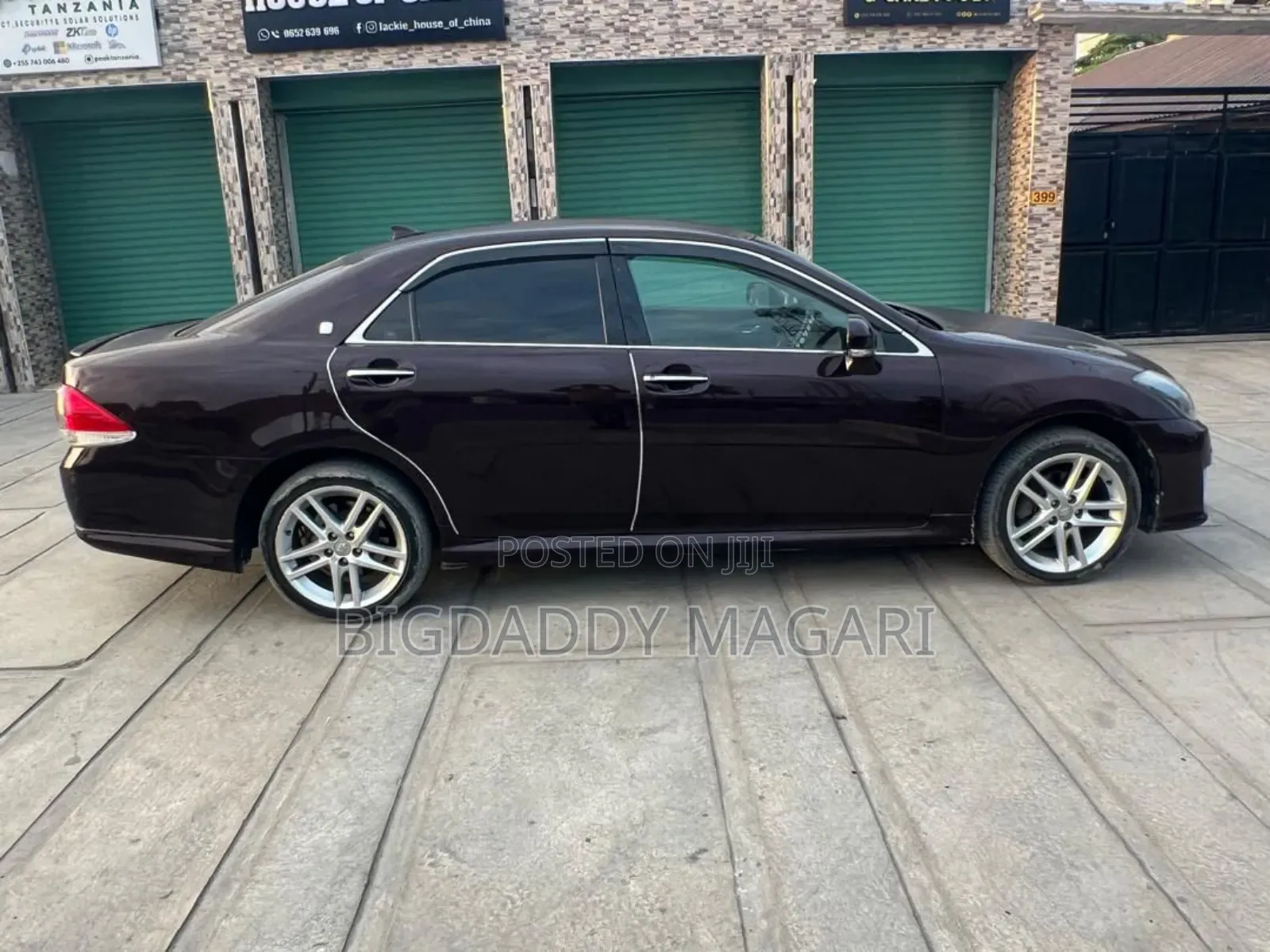 Toyota Crown 2011 Black