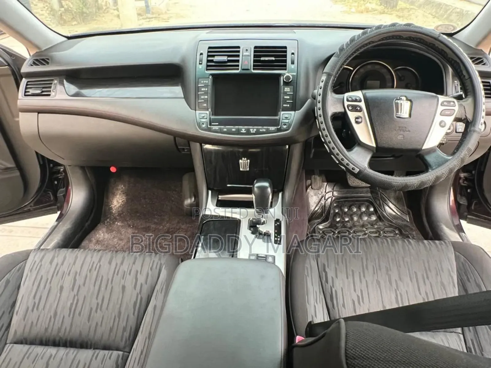 Toyota Crown 2011 Black