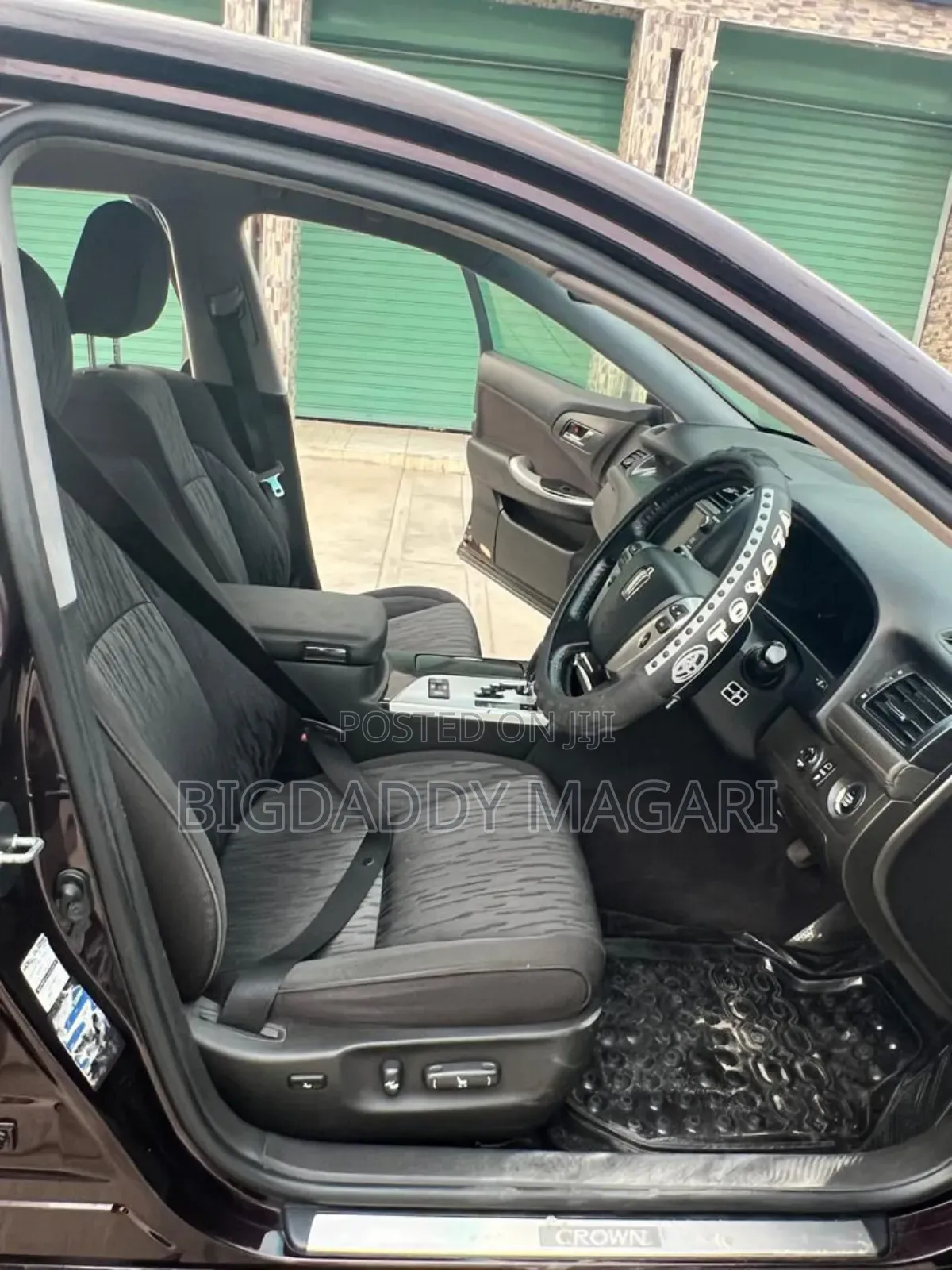 Toyota Crown 2011 Black