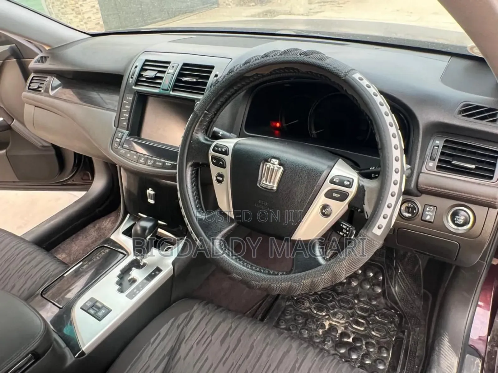 Toyota Crown 2011 Black