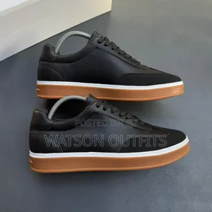 Men's Leather Shoes Differently Designed and Classically Top