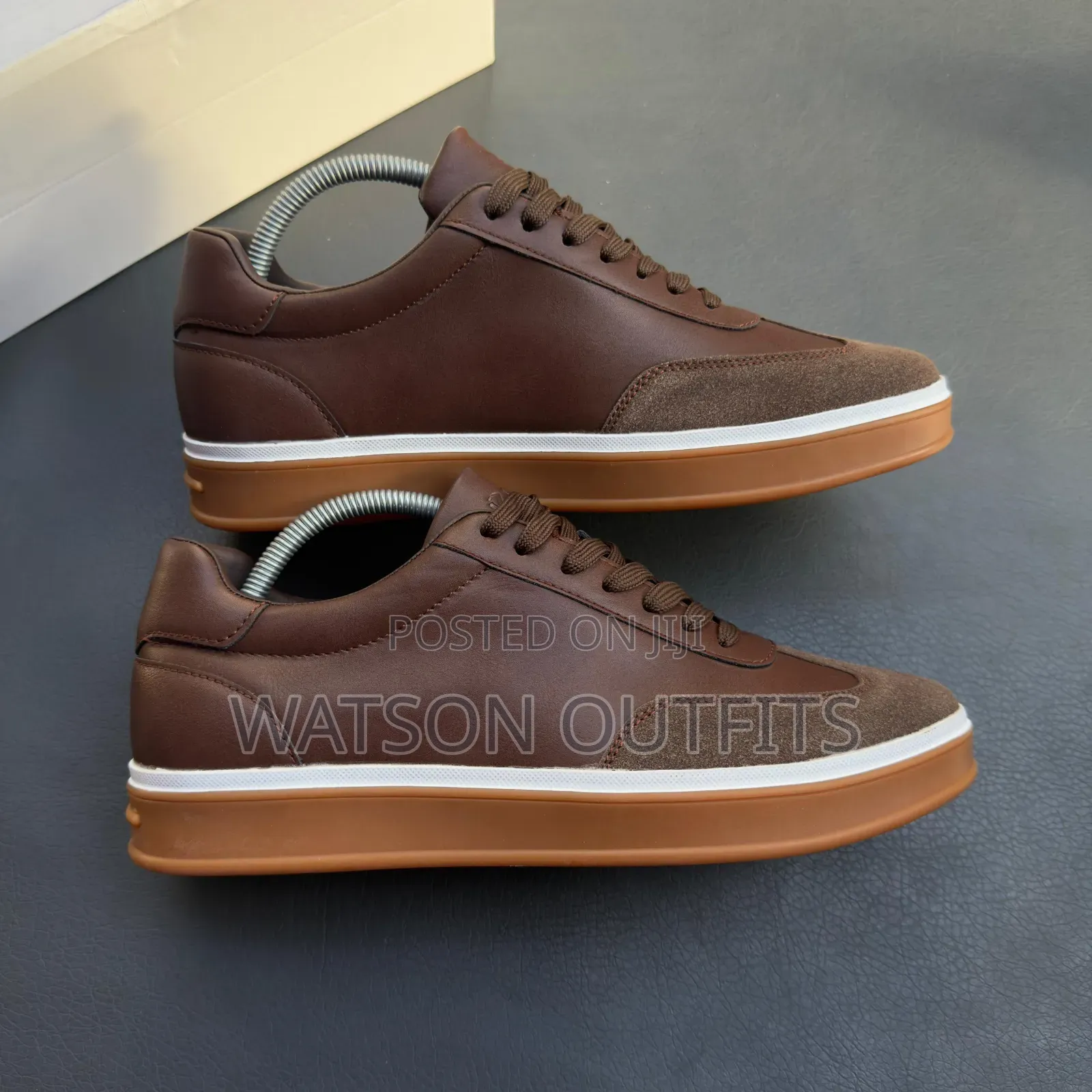 Men's Leather Shoes Differently Designed and Classically Top