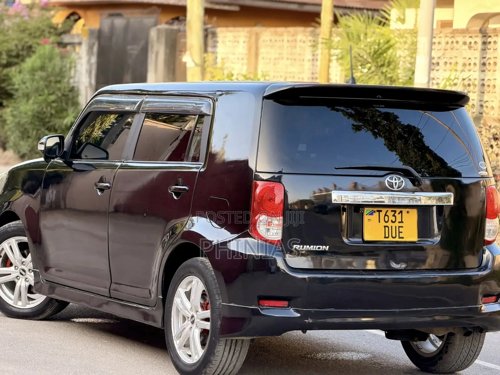 Toyota Rumion 2024 Black