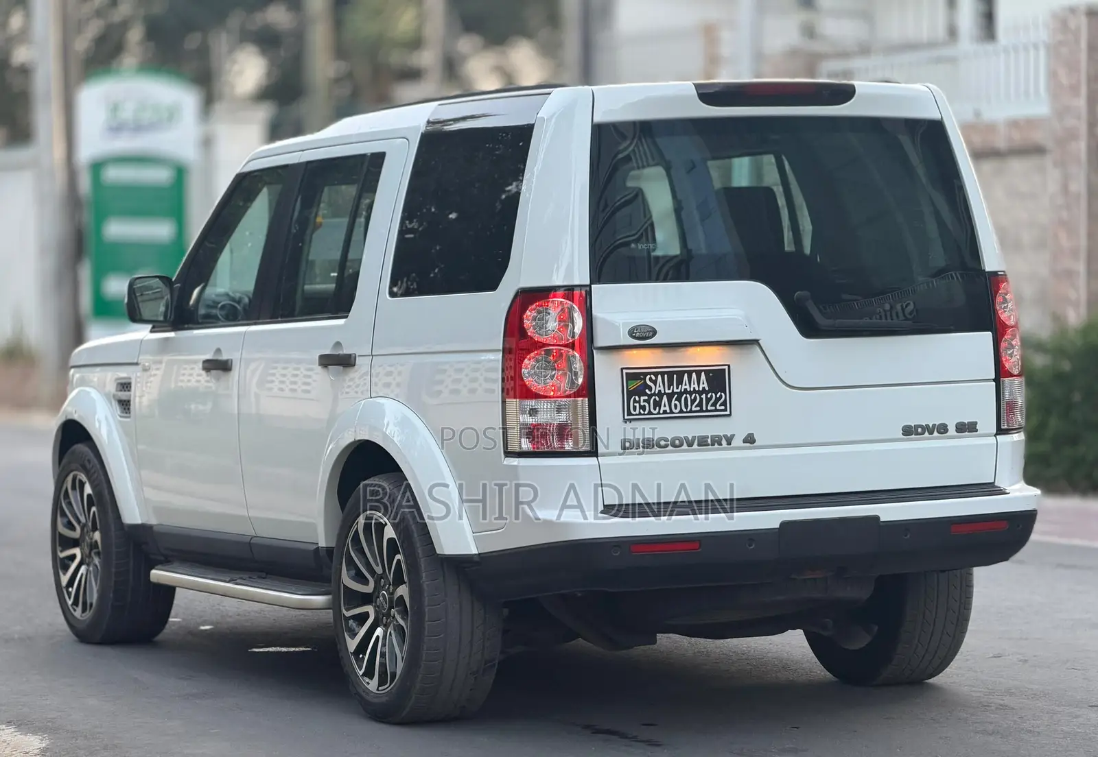 Land Rover Discovery 2013 White