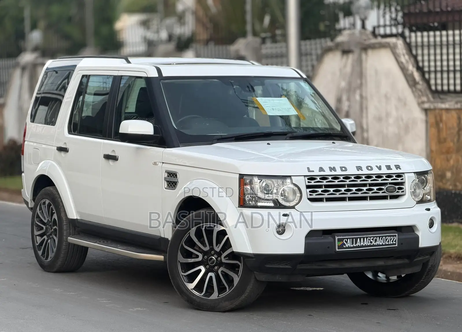 Land Rover Discovery 2013 White