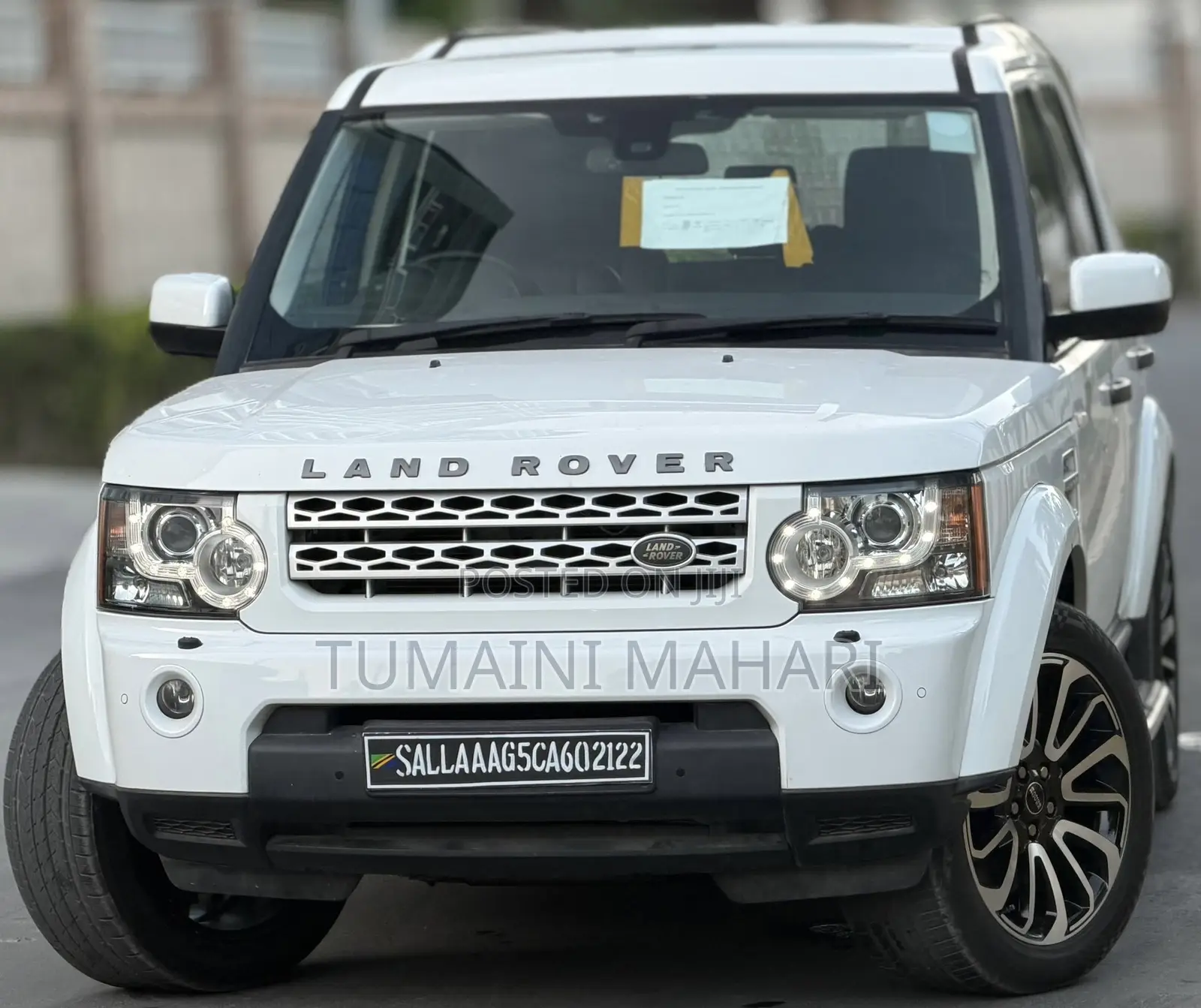 Land Rover Discovery 2013 White