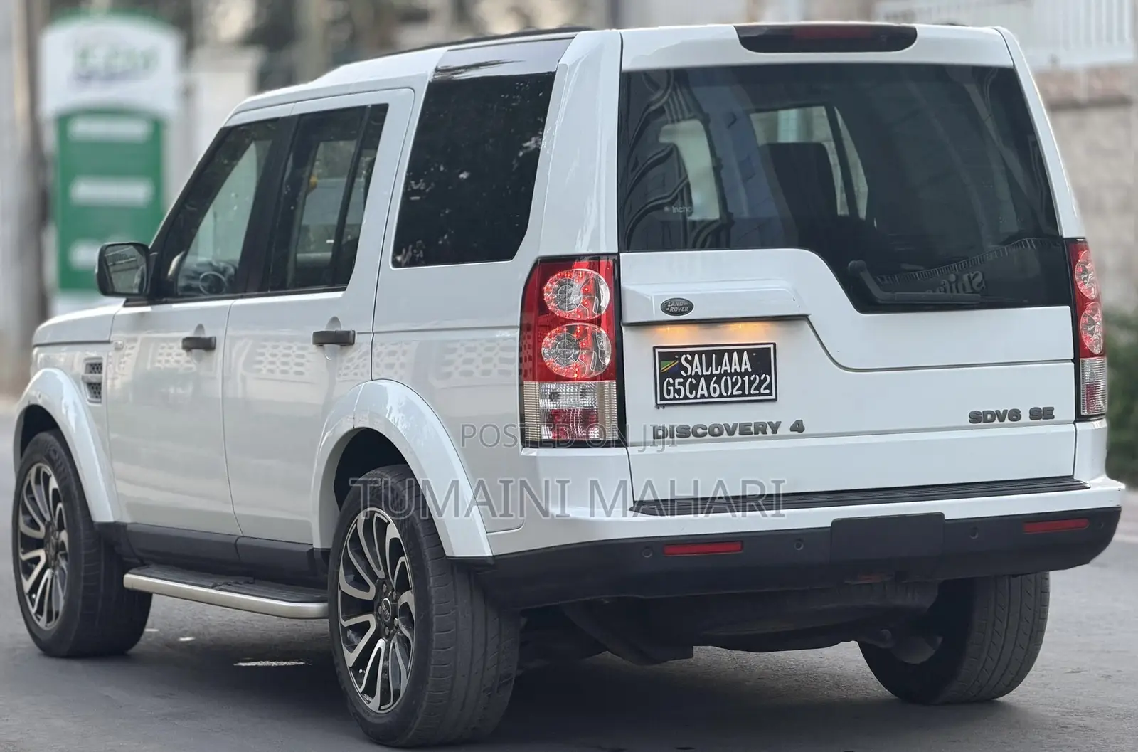 Land Rover Discovery 2013 White