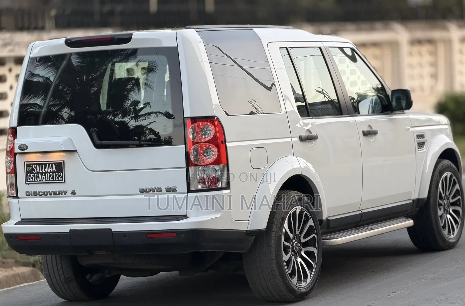 Land Rover Discovery 2013 White