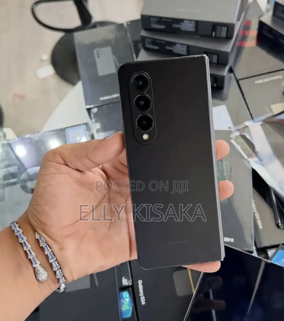 New Samsung Galaxy Z Fold4 256 GB Black