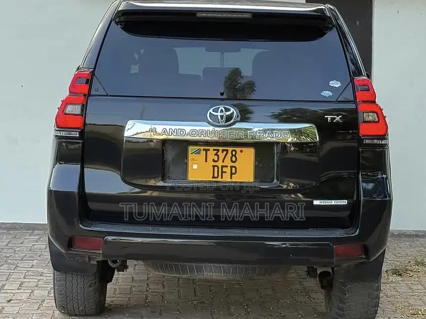 Toyota Land Cruiser Prado 2010 Black