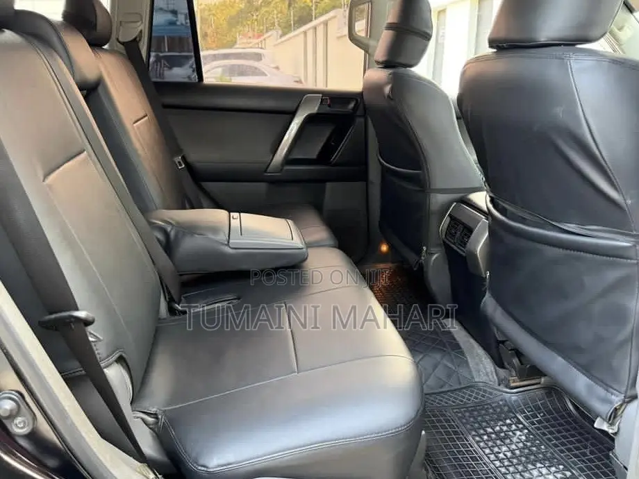Toyota Land Cruiser Prado 2010 Black