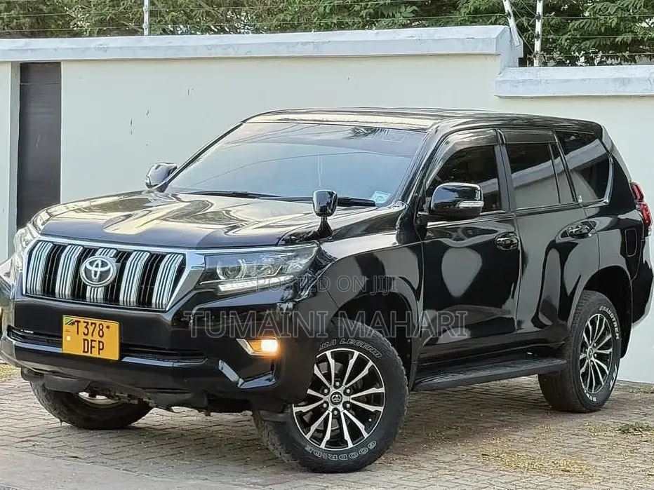 Toyota Land Cruiser Prado 2010 Black