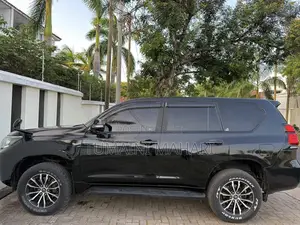 Toyota Land Cruiser Prado 2010 Black