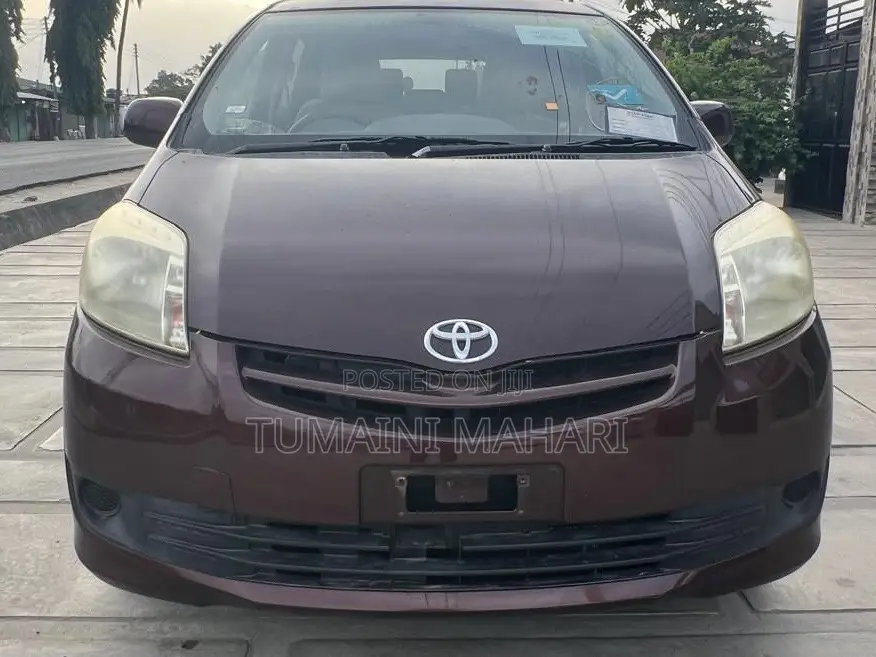Toyota Passo Sette 2009 Maroon