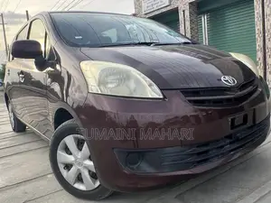 Toyota Passo Sette 2009 Maroon