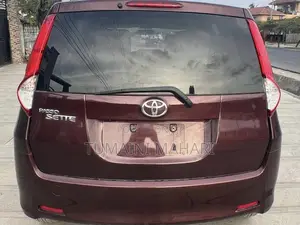 Toyota Passo Sette 2009 Maroon