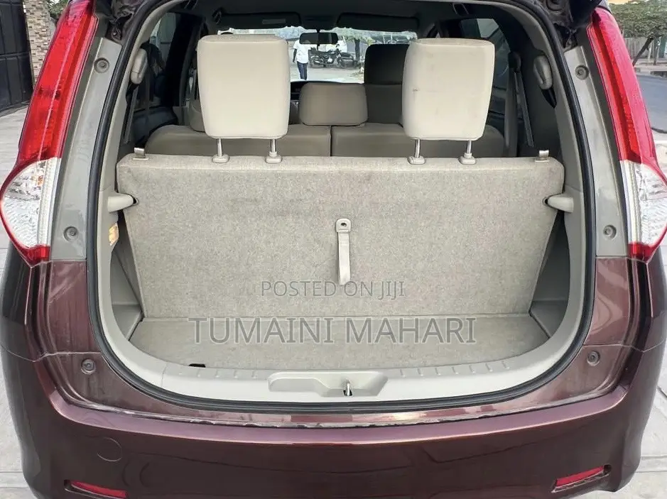 Toyota Passo Sette 2009 Maroon