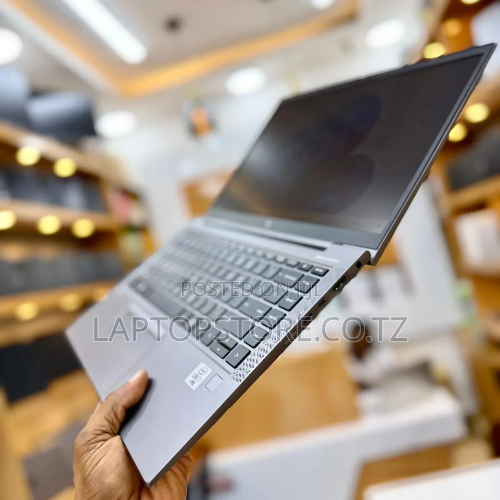 New Laptop HP ZBook Firefly 15 G7 32GB Intel Core I7 SSD 1T