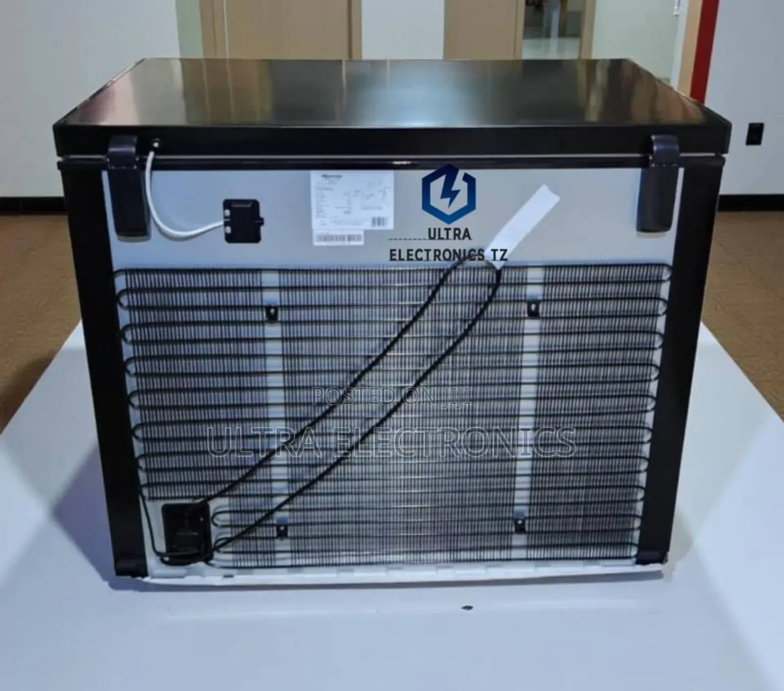 Hisense Freezer With Outside Condenser 
* Fc320sh
* 240 Liters