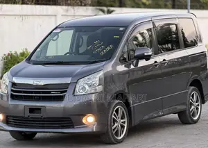 Toyota Noah 2009 Gray