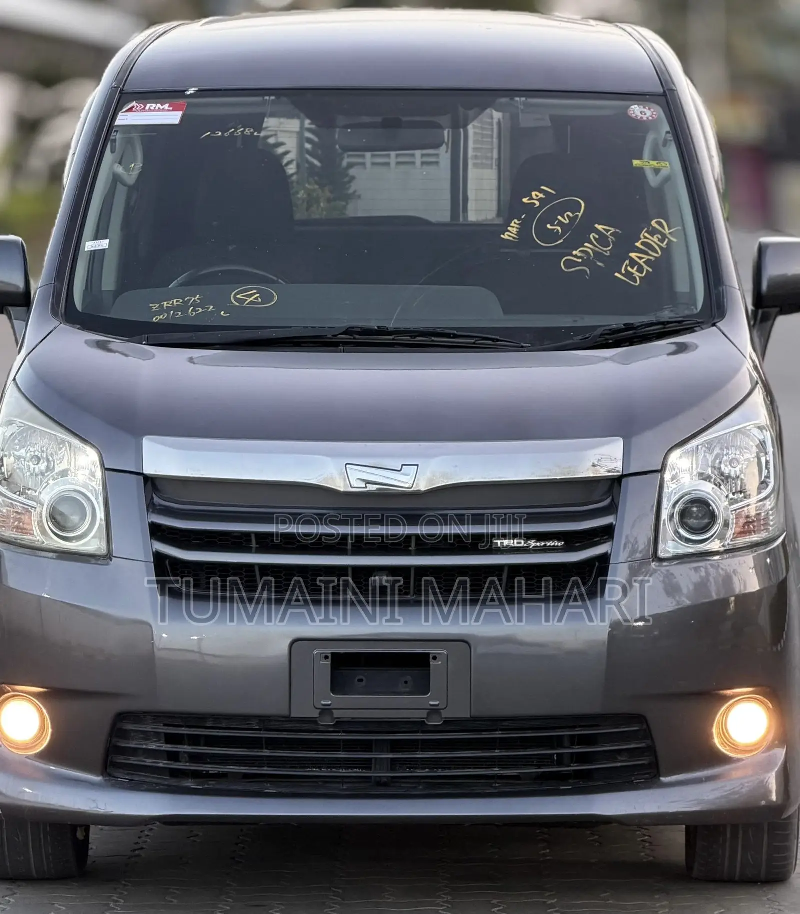 Toyota Noah 2009 Gray