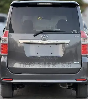 Toyota Noah 2009 Gray