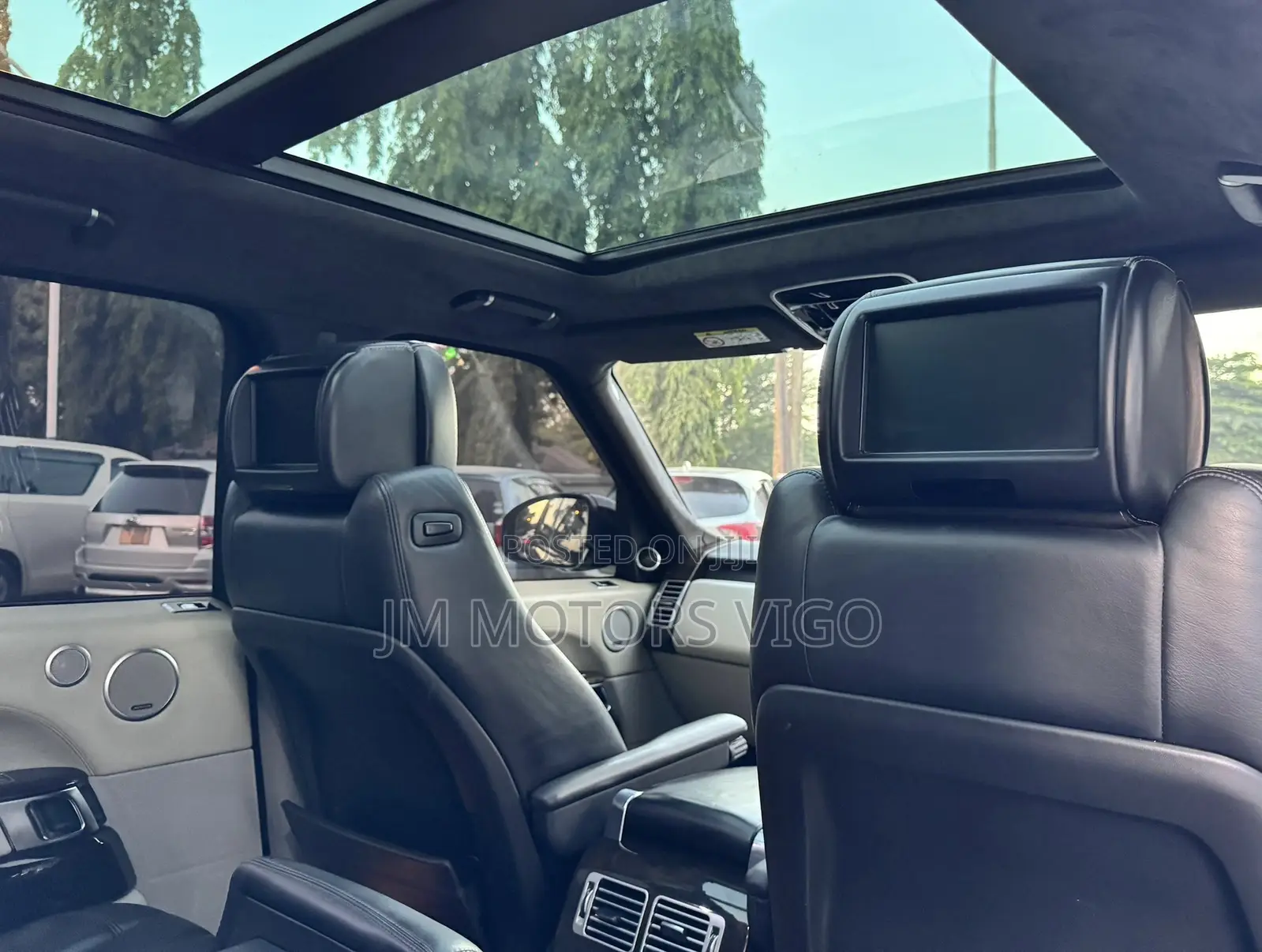 Land Rover Range Rover Vogue 2016 Black