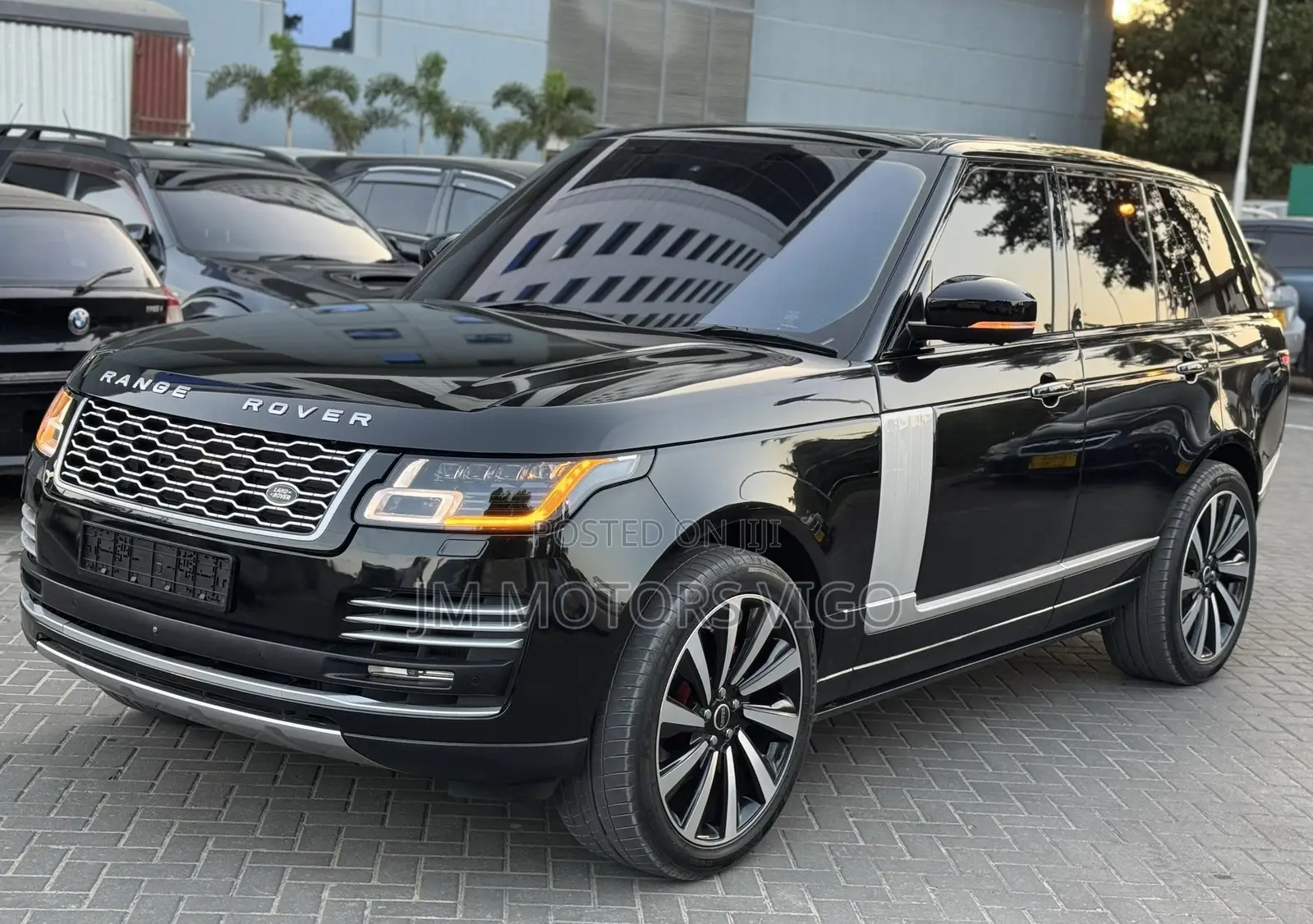 Land Rover Range Rover Vogue 2016 Black
