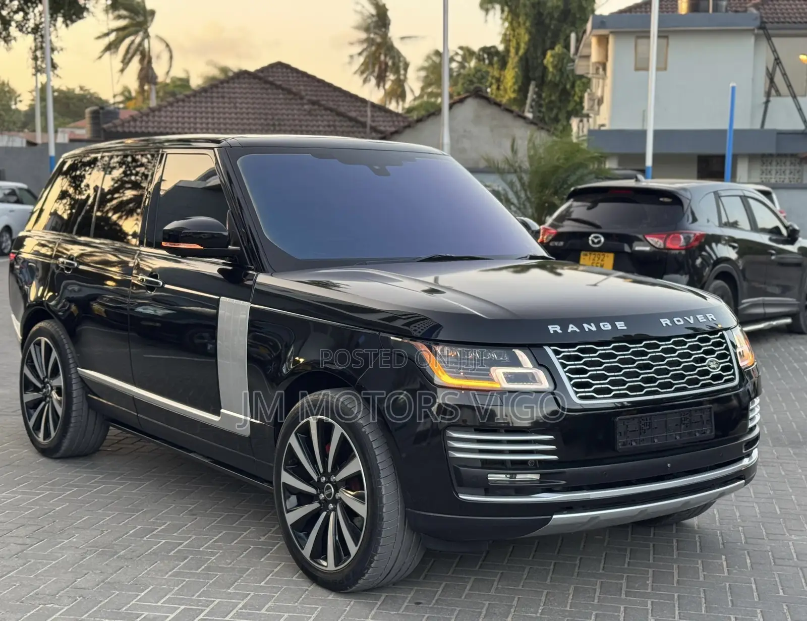 Land Rover Range Rover Vogue 2016 Black