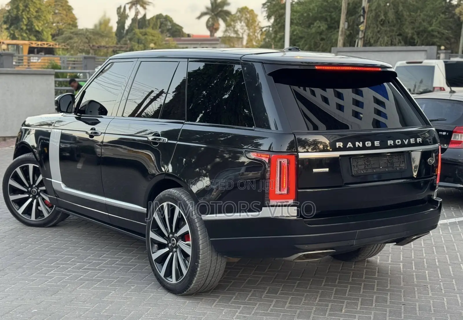 Land Rover Range Rover Vogue 2016 Black