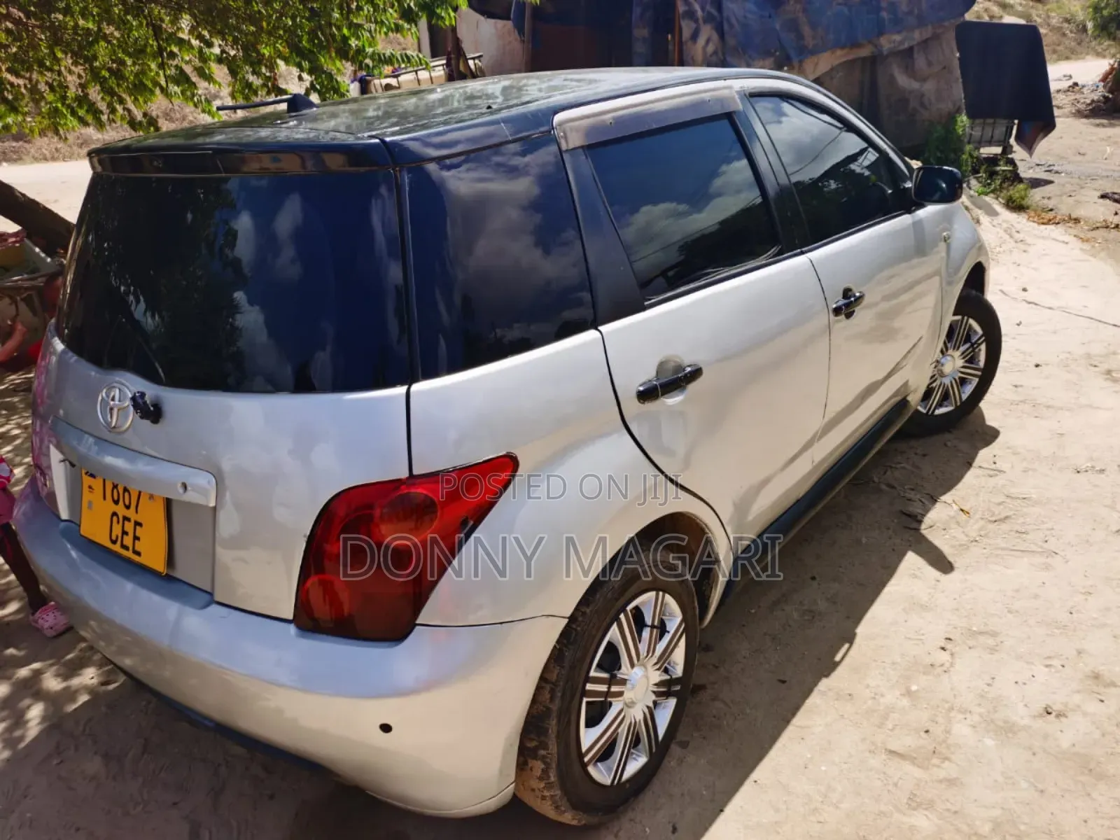 Toyota IST 2004 Silver