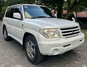 Mitsubishi Pajero 2003 White