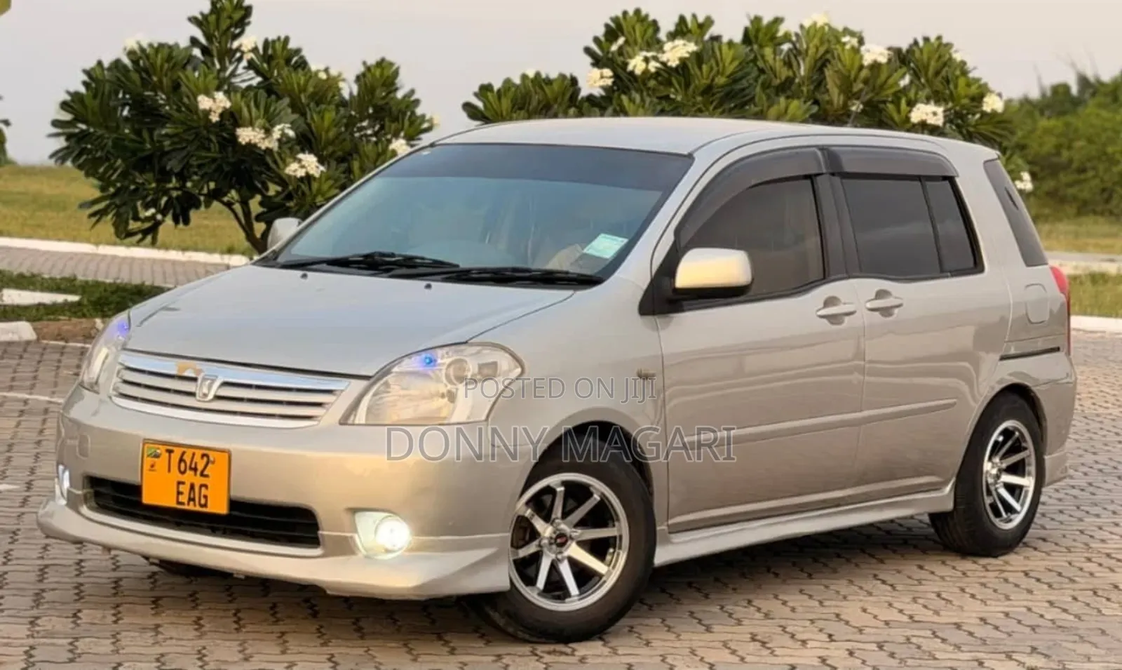 Toyota Raum 1.5 AWD 2003 Silver