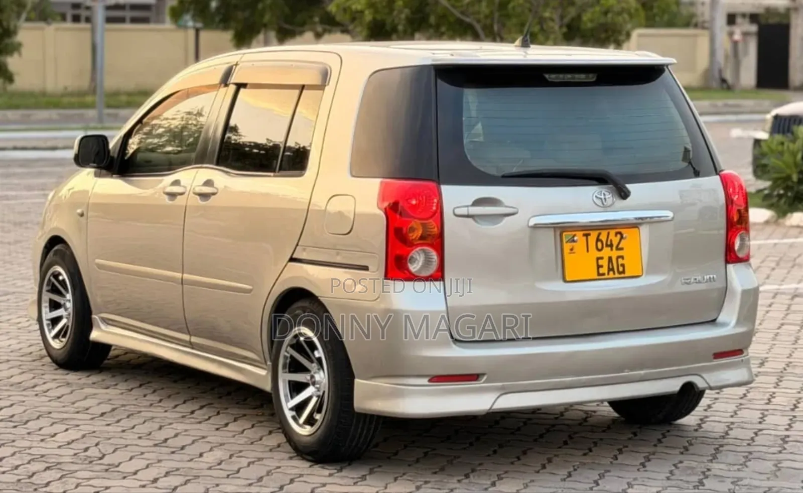 Toyota Raum 1.5 AWD 2003 Silver