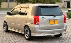 Toyota Raum 1.5 AWD 2003 Silver
