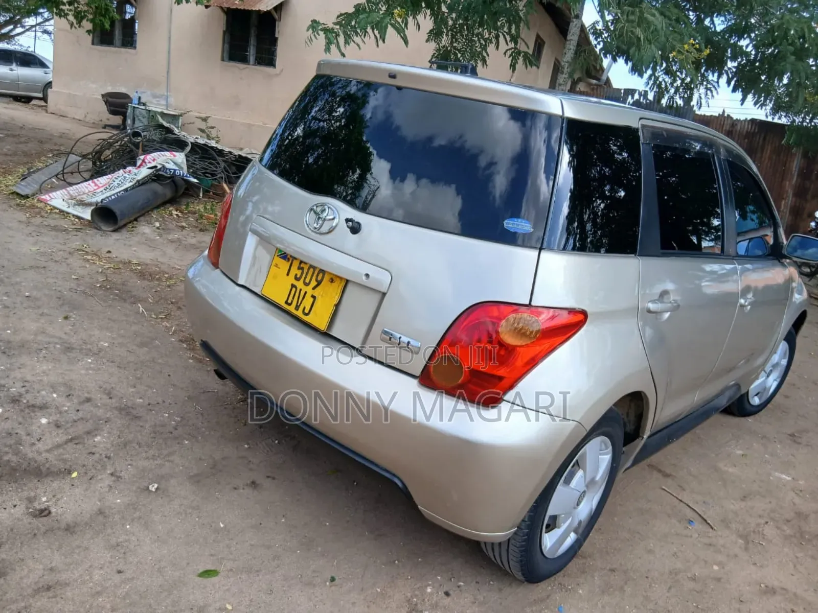 Toyota IST 2004 Gold