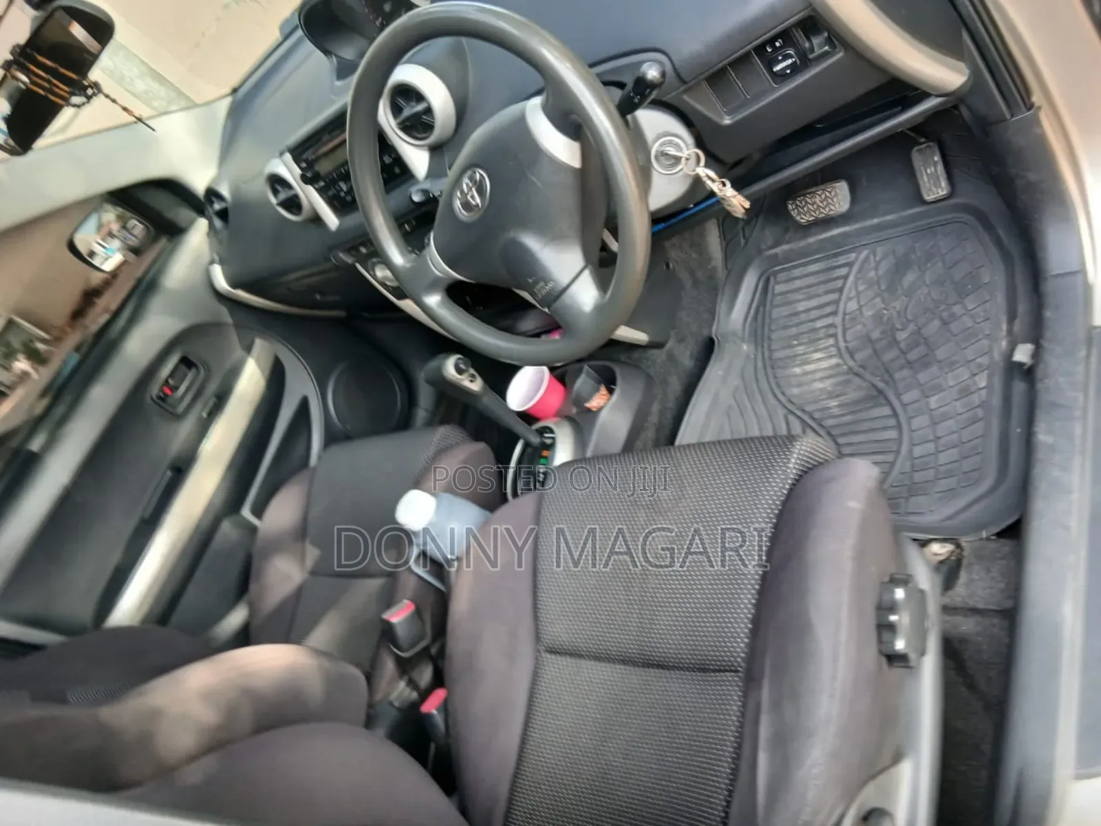 Toyota IST 2004 Gold