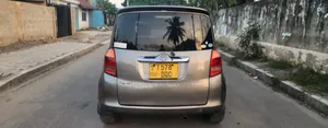 Toyota Ractis 1.5 AWD 2005 Gray