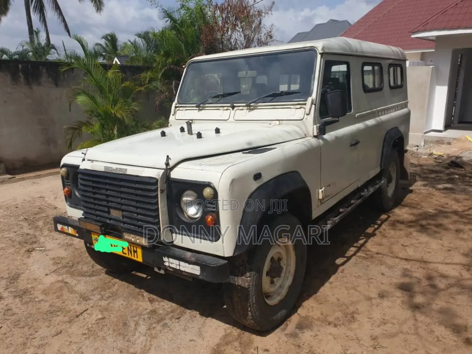 Land Rover Defender 2022 White