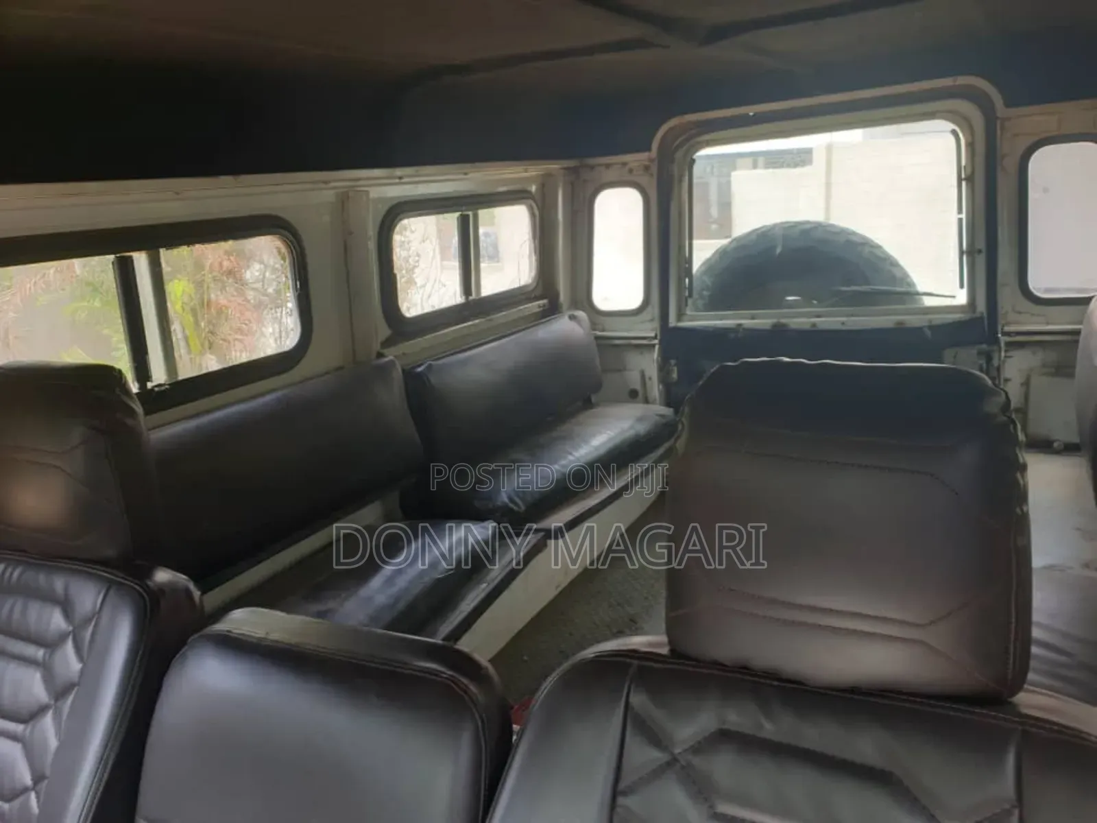 Land Rover Defender 2022 White