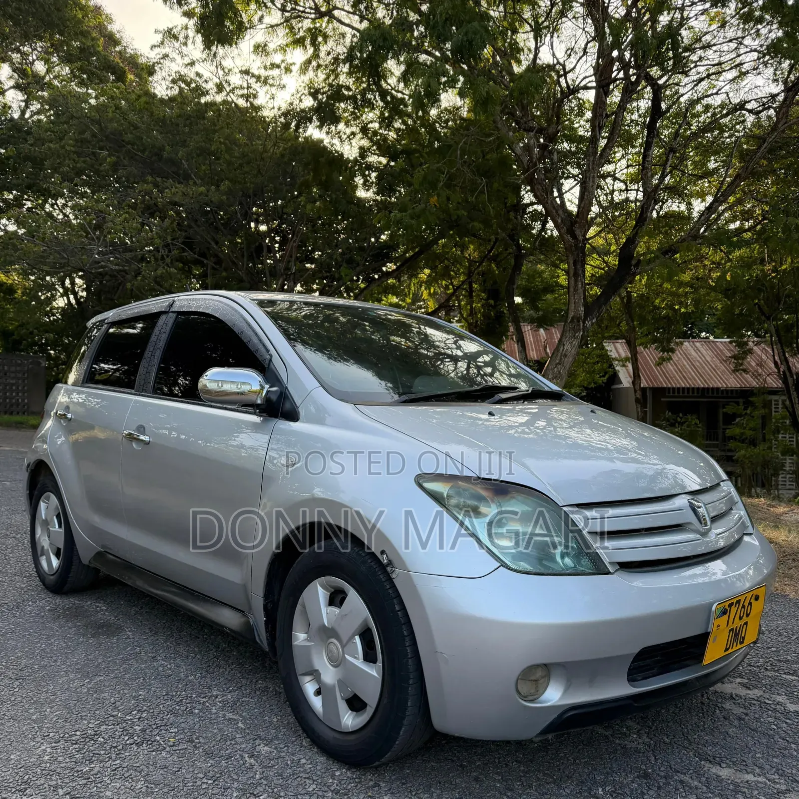 Toyota IST 2004 Silver