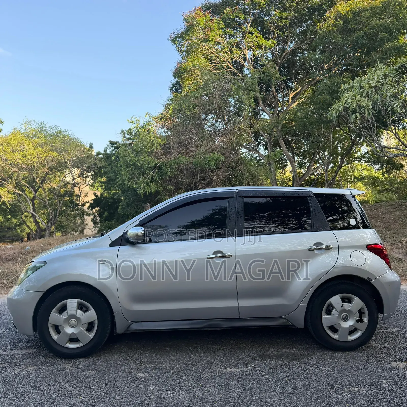 Toyota IST 2004 Silver