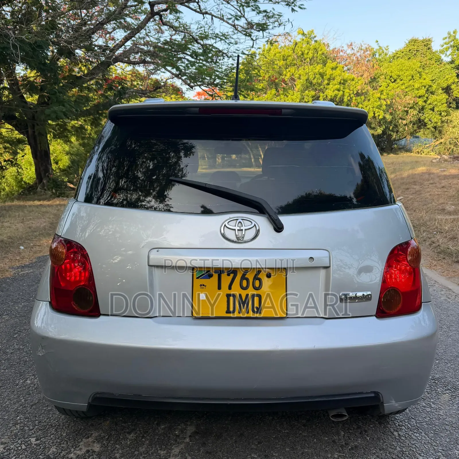 Toyota IST 2004 Silver