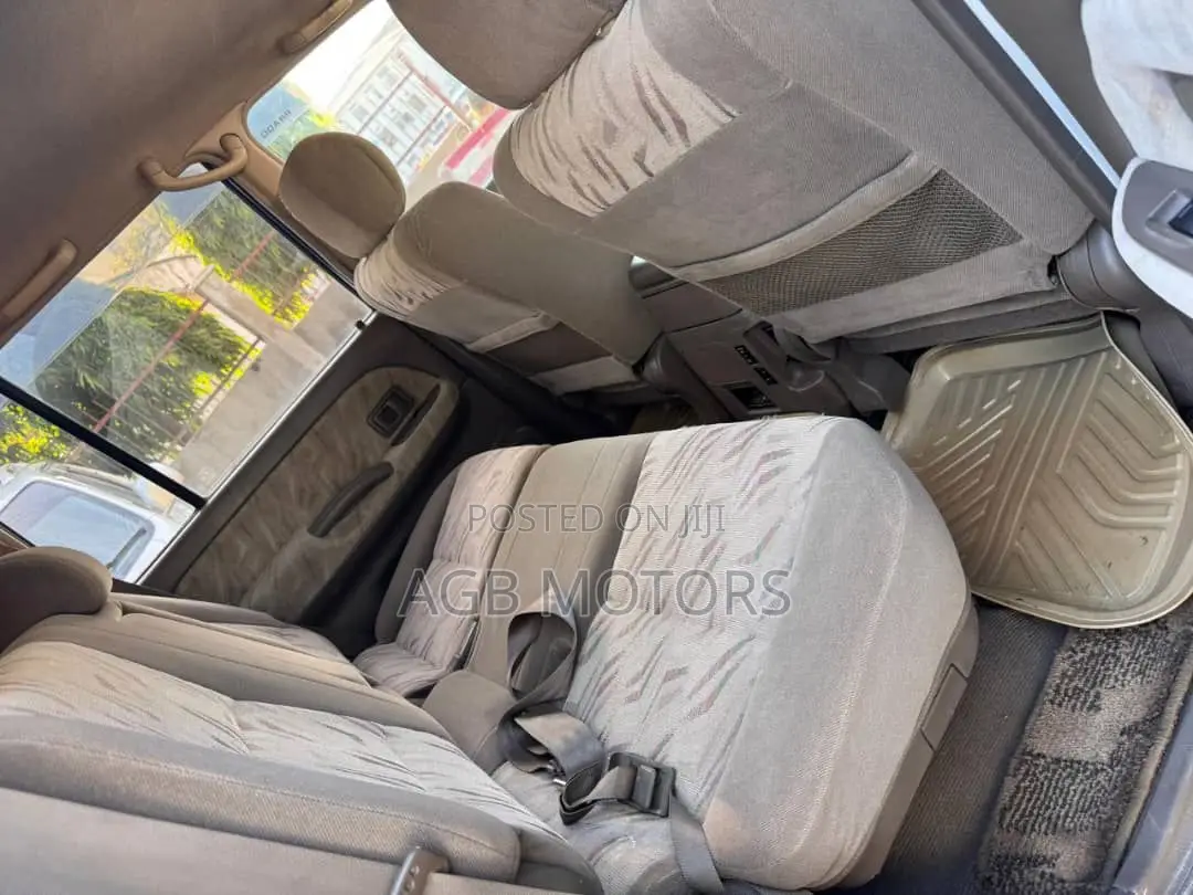 Toyota Land Cruiser Prado 2002 White