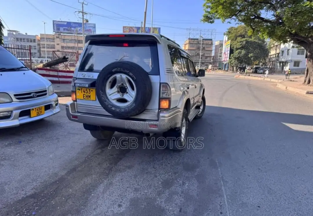 Toyota Land Cruiser Prado 2002 White